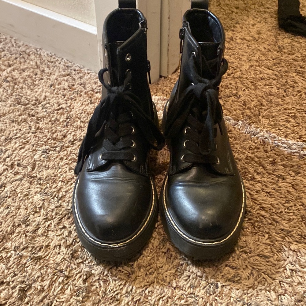 Combat boots